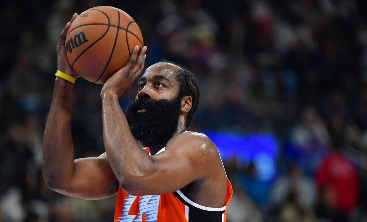 开云体育-清晨洛杉矶快船调整名单以备NBA常规赛，状态回暖环节打磨，信心回归，球队文化再被提及的简单介绍