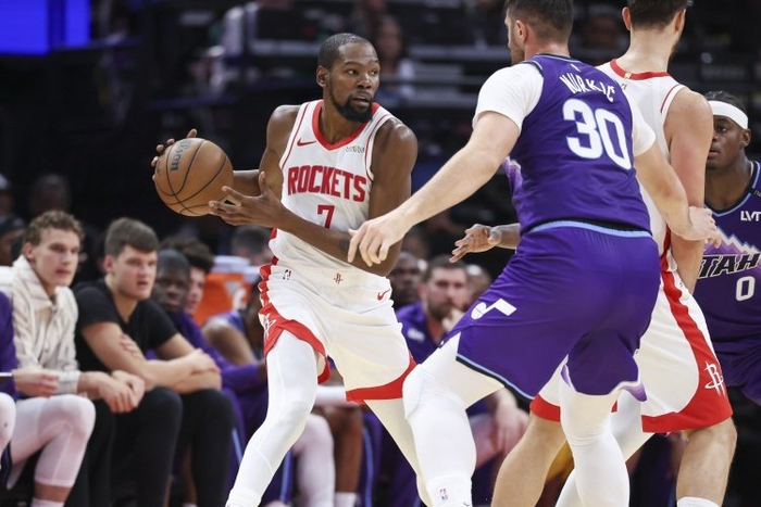  杜兰特在瑞士队比赛中关键助攻,逆转引发热议的是谁 